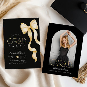 Invitación de Graduación Elegante en Negro y Dorad