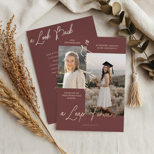 Invitación de graduación entonces y ahora de Colla (Graduation Then & Now Photo Collage Burgundy Announcement)