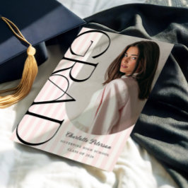 Invitación de graduación estética con rayas rosada