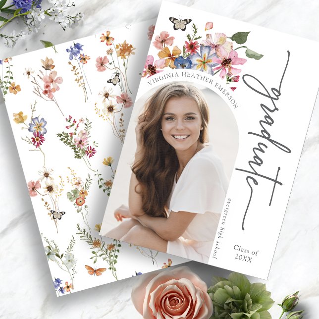 Invitación de graduación floral colorida (Colorful Watercolor Floral Graduation Announcement with Butterfly by Painted Paperie
)