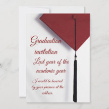 Invitación de graduación moderna con gorra de grad