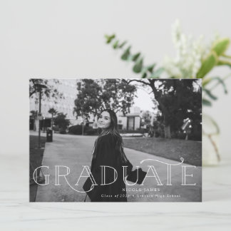 Invitación de graduación negrita moderna