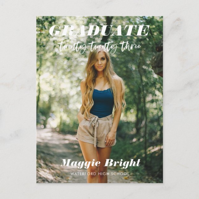 Invitación de graduados 2023 con guiones modernos (Anverso)