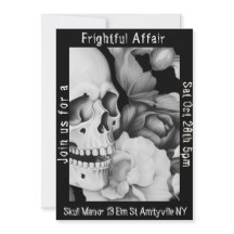 Invitación de Halloween con la flor blanca y negra