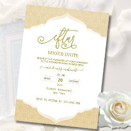 Invitación de Iftar dorada y blanca con letra curs