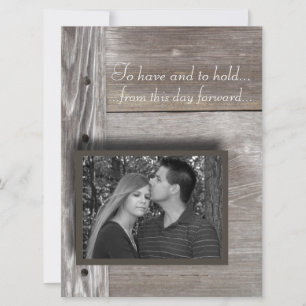 Invitación de madera del boda del granero