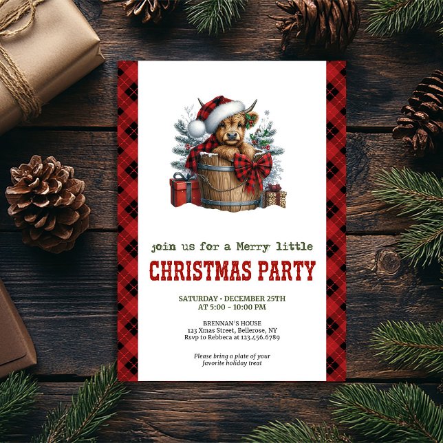 Invitación de Navidad de vaca de las Highlands con (Highland cow Christmas invite with holly berries)