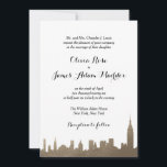 Invitación de Nueva York Faux Gold<br><div class="desc">El New York New York Faux Gold Invitation está diseñado para mostrar el hermoso horizonte de Nueva York. Esto está diseñado en Relieve metalizado falso y negro. Mira nuestra colección de bodas para más tarjetas usando este horizonte!</div>