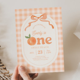 Invitación de primer cumpleaños de Gingham Peach