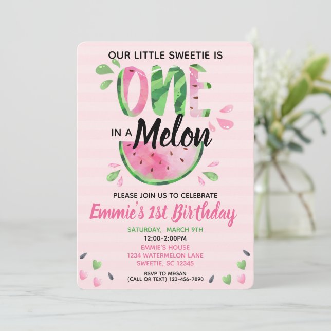 Invitación de primer cumpleaños de una niña pequeñ (Anverso de pie)