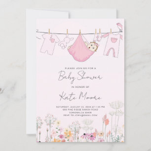 Invitación de regalo de ropa de bebé niña rosa