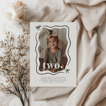 Invitación de segundo cumpleaños a Bow Wavy Border