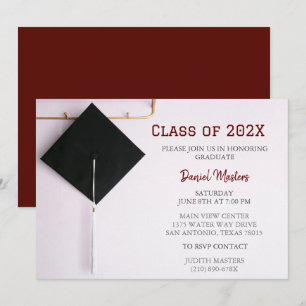 Invitación de tapón rojo oscuro/negro de graduació