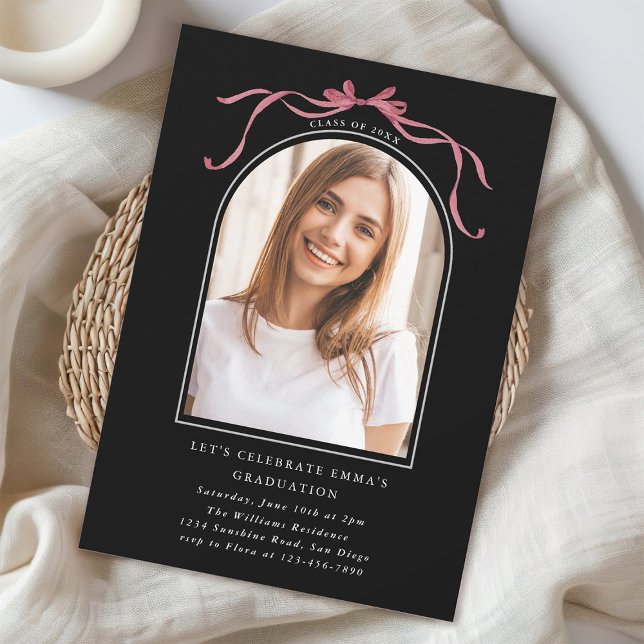 Invitación Deep Blush Bow Graduation Party Arch Photo Black (Subido por el creador)