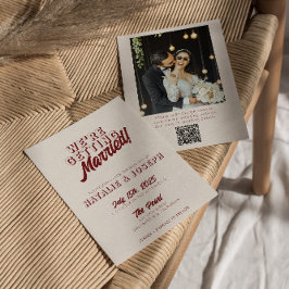 Invitación Deep Red Retro Bold Unique QR Code Photo Wedding