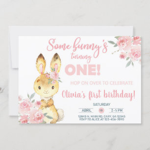 Invitación del conejito marrón y el chica de flore