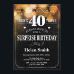 Invitación del cumpleaños de la sorpresa del<br><div class="desc">Invitación del cumpleaños de la sorpresa del purpurina del oro 40.a. Tipografía blanca. Antecedentes blancos y negros de la pizarra. Cumpleaños adulto. Cumpleaños masculino de los hombres o de las mujeres. Niños muchacho o señora Teen Teenage Bday Invite del chica. décimotercero décimo quinto décimosexto décimo octavo vigésimo 21ro trigésimo 40.o...</div>