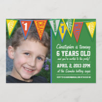 Invitación del cumpleaños del banderín de los