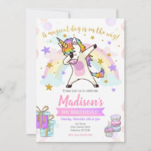 Invitación del cumpleaños del unicornio que frota