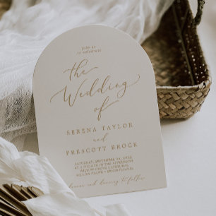 Invitación Delicada caligrafía de oro Cream Boho Arch Boda
