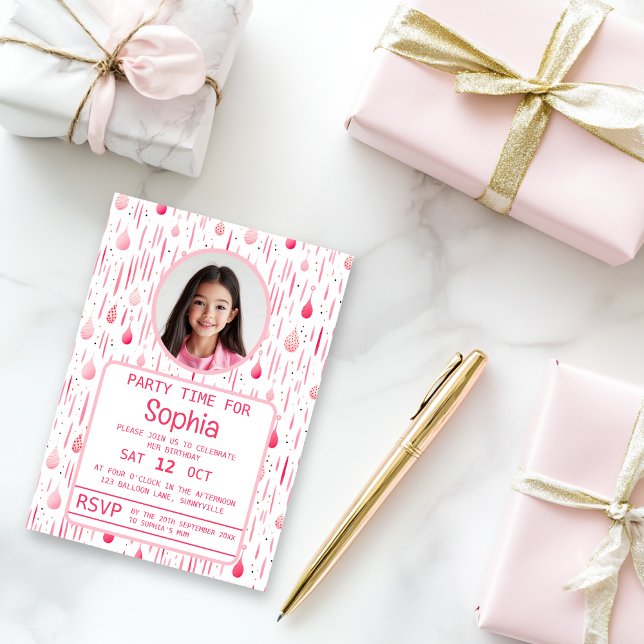 Invitación Delicado cumpleaños del patrón rosado (Soft pink pattern party invitation)