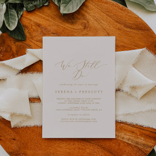 Invitación Delicado oro y crema aún prometemos renovación