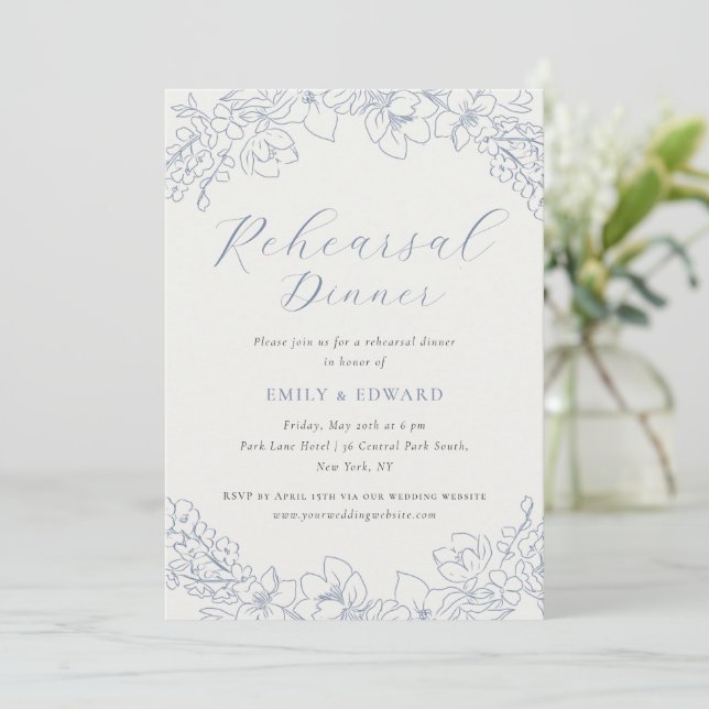 Invitación Delicate Blue Floral Wedding Rehearsal Dinner (Anverso de pie)