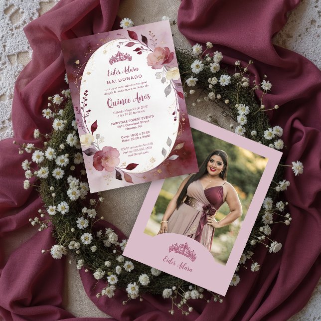 Invitación Delicate Floral Oval Quinceañera Tiara Invitation  (Delicate Floral Oval Quinceañera Tiara Invitation Design in Burgundy Tones with Photo Layout.)