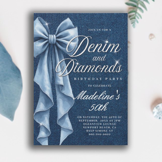 Invitación Denim Diamonds Blanco Azul Lazo Glam 50 Cumpleaños (denim and diamonds 50th birthday party invitation blue white coquette bow bling sparkles classy)