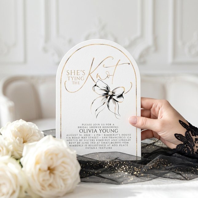 Invitación Despedida de Soltera con Lazo Negro Elegante (She's Tying The Knot Bridal Shower Invitation)