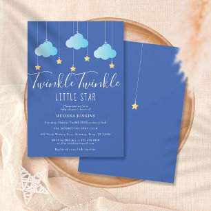 Invitación Destacando nubes azules lindas y estrellas doradas