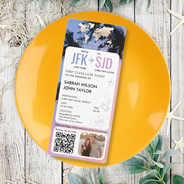 Invitación Destino del billete de pases de embarque de playa  (modern vertical boarding pass wedding invitation with tropical beach background IN PINK AND BLUE)