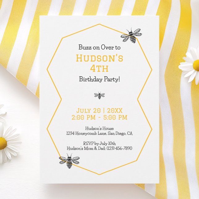 Invitación Día de Abeja de Honeycomb Amarillo simple cuarto F (Yellow Honeycomb Bee Day Simple 4th Birthday Party Invitation)