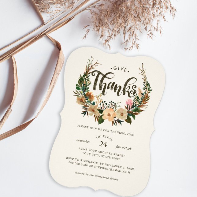 Invitación Día de Acción de Gracias Cena Caída Floral Wreath (You're invited to a Thanksgiving celebration like no other. This dinner will be a moment of sharing.)