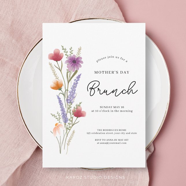 Invitación Día de la Madre Floral Sencillo Brunch (This brunch invitation is shown in a 5x7 in. size with square corners. Personalize for Mothers Day.)
