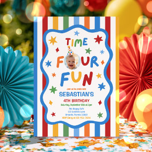 Invitación Día del cumpleaños número 4 del niño divertido y c