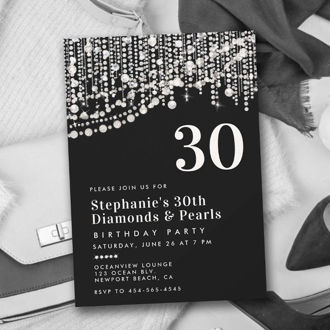 Invitación Diamonds Pearls Fringe Black White 30 cumpleaños (diamonds and pearls black and white 30th birthday invitation for women elegant classy glam feminine )