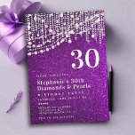 Invitación Diamonds Perlas Moda Purpurina púrpura 30 cumpleañ<br><div class="desc">Una plantilla moderna, elegante y elegante, purpurina púrpura de 30 años para invitaciones a fiestas de 30 años para mujeres con un fondo púrpura purpurinoso con textura (efecto digital), cuerdas de perlas y diamantes (efectos digitales también) y tipografía moderna en blanco. Diseño temático de la moda "diamantes y perlas" para...</div>