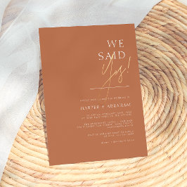 Invitación Dijimos Sí Terracota y Boda Minimalista de oro