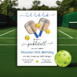 Invitación Dink Birthday, Fiesta de bolas de pickleball<br><div class="desc">¡No sé! Invitaciones a las Baloncestas acuáticas. ¡Ideal para un cumpleaños, torneo, liga, retiro, escapada de fin de semana o cualquier fiesta con pickleball! Cuenta con un pickleball acuarela y bolas para teñir. Se puede cambiar toda la redacción. Para realizar más cambios, vaya a Personalizar esta plantilla. En la parte...</div>