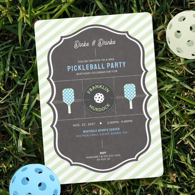 Invitación Dinks y Drinks Green & Blue Cumpleaños de Pickleba (Striped Green Pickleball Birthday Invitation)