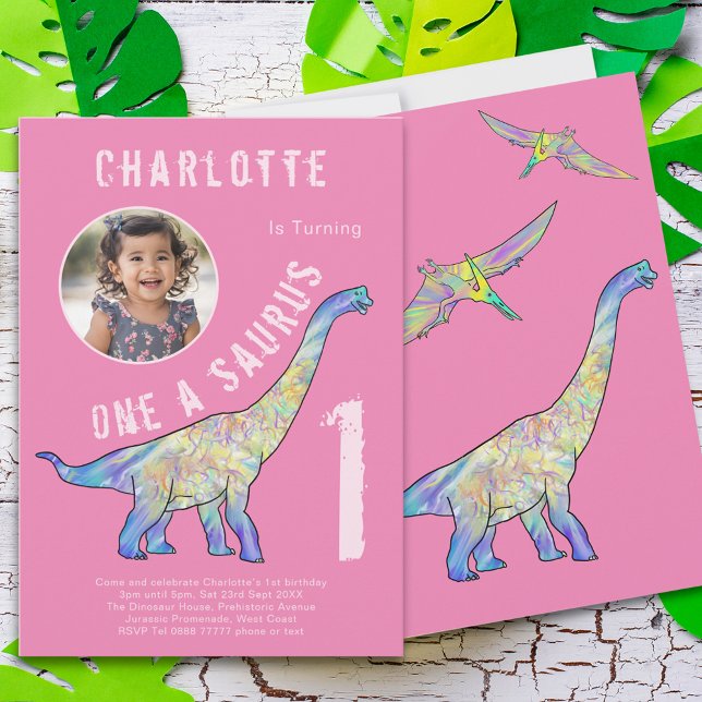 Invitación Dinosaurio Fiesta de cumpleaños 1 foto rosa (Girls dinosaur 1st birthday party invitation one a saurus colorful dino watercolor & photo template)