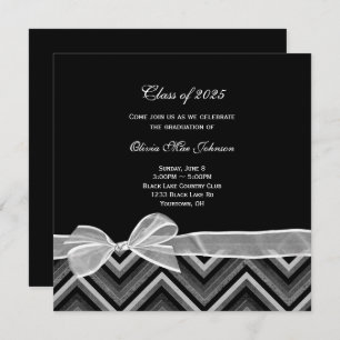 Invitación diseño de chevron Graduación plata y negro