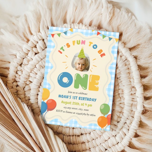 Invitación Diversión para ser Cumpleaños número 1 Foto de cua (It's fun to be one blue gingham birthday invite with photo, colorful birthday, one happy boy)