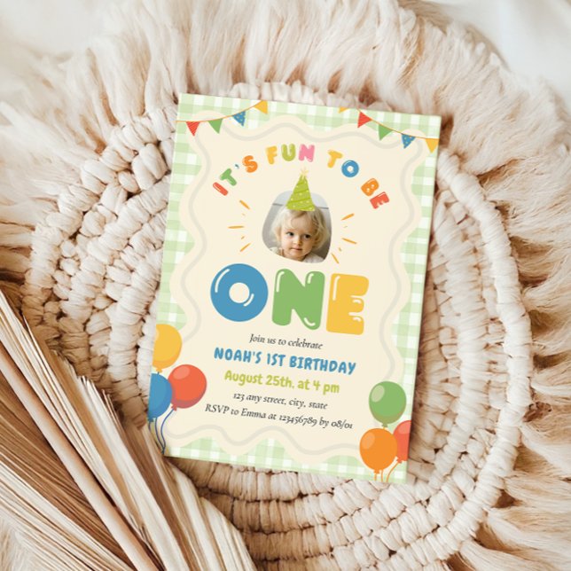 Invitación Diversión para ser uno Cumpleaños número 1 Foto Ve (It's fun to be one 1st birthday invite, colorful birthday, green gingham, photo)