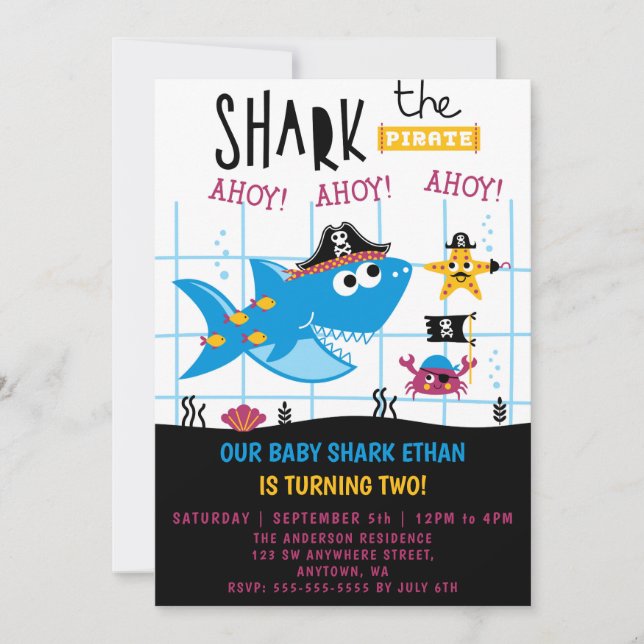 Invitación divertida de cumpleaños de pirata tibur (Anverso)