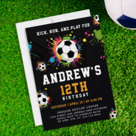 Invitación Diviértete con pelota deportiva de fútbol naranja 