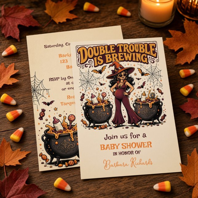 Invitación Doble problema está preparando gemelos de Hallowee (Double Trouble is Brewing Halloween Twins Baby Shower Invitation)