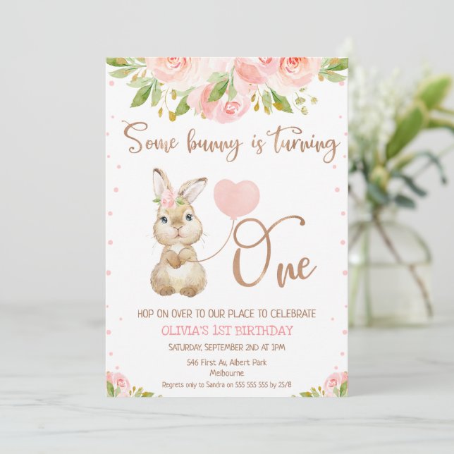 Invitación Dorada rosa rosa floral alguna conejita primer cum (Anverso de pie)