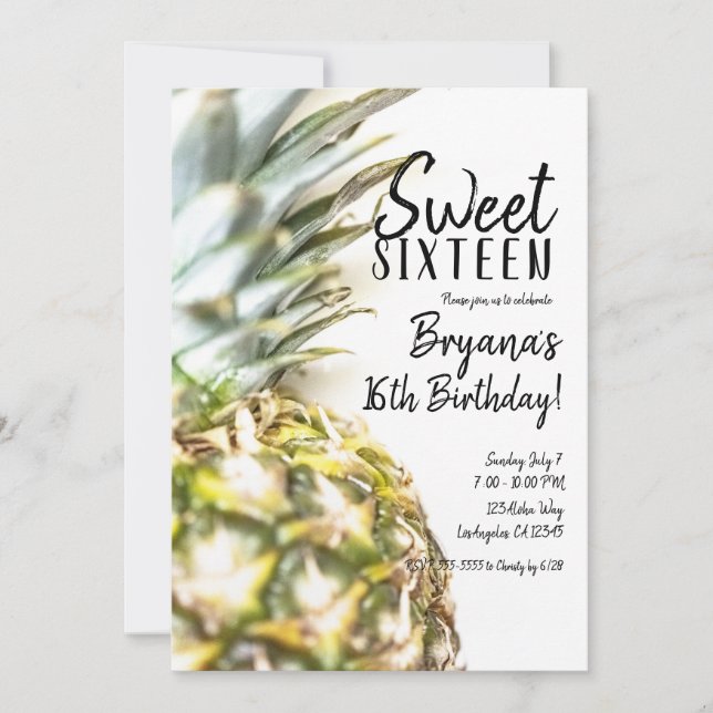 Invitación Dorado Tropical Pineapple Sweet 16 Beach Fiesta (Anverso)